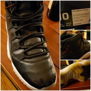 Black/Gym Red Retro 11s sz 10